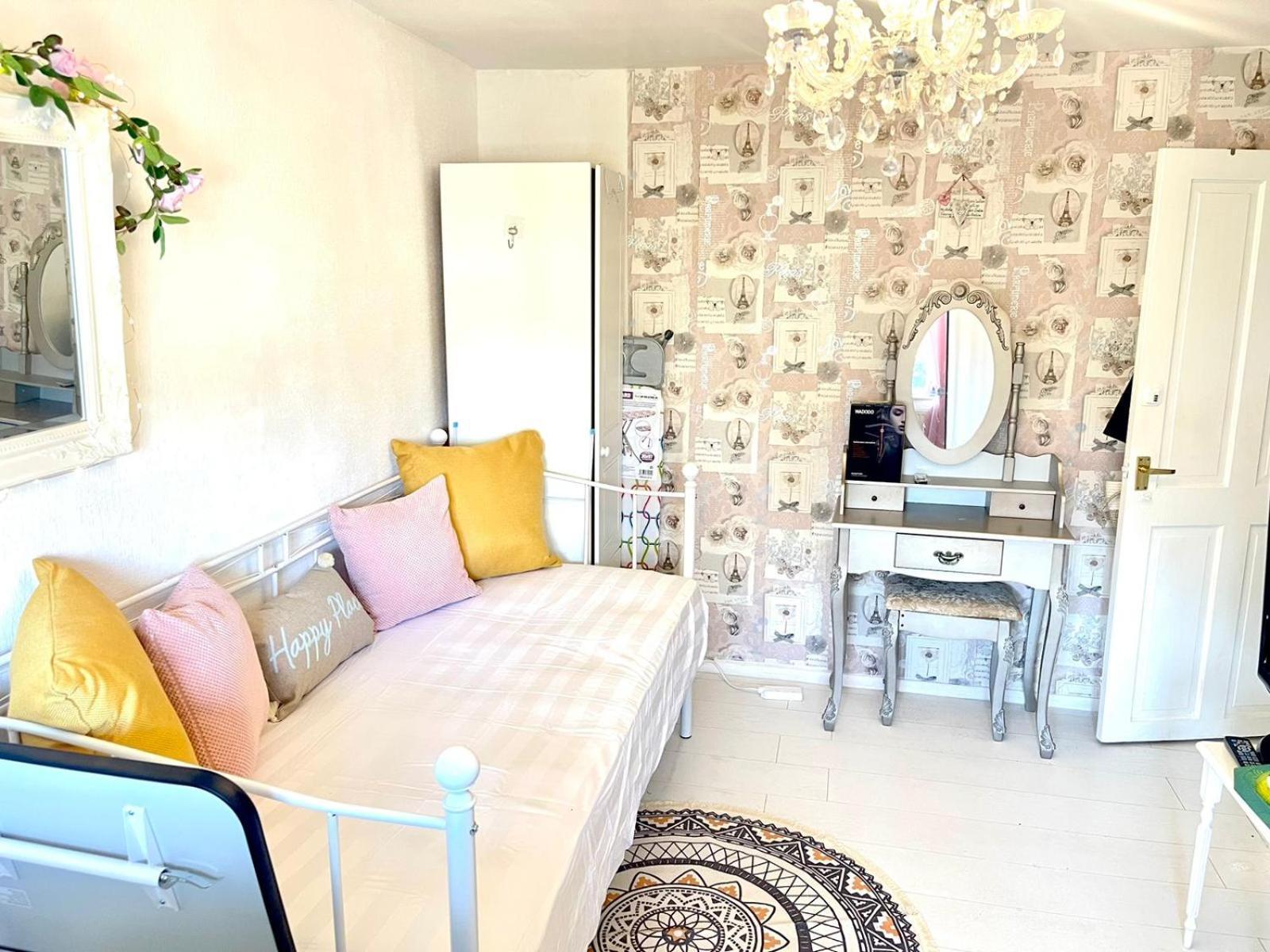 Happy Place With Kitchenette- Female Only Λονδίνο Εξωτερικό φωτογραφία